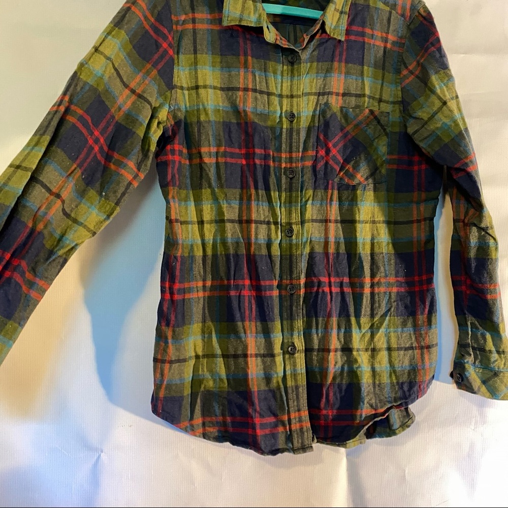 Pendleton Plaid Lightweight Button Down, Size Med - image 5